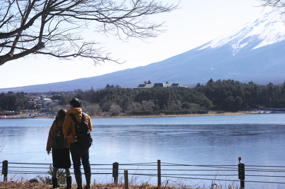 Motosuko, l'un des cinq lacs bordant le Mont Fuji, région des cinq lacs, Japon.